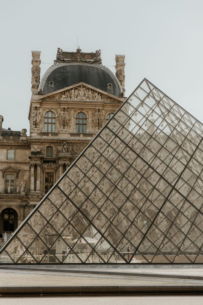 séance couple musée Louvre Paris