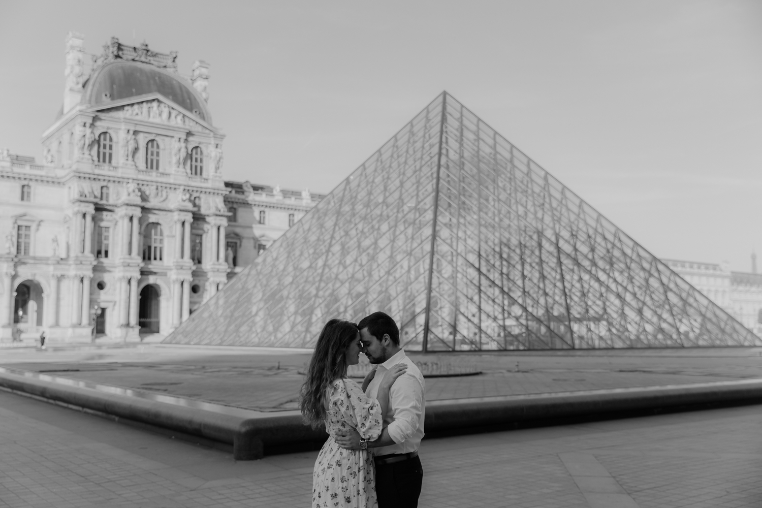 séance couple musée Louvre Paris