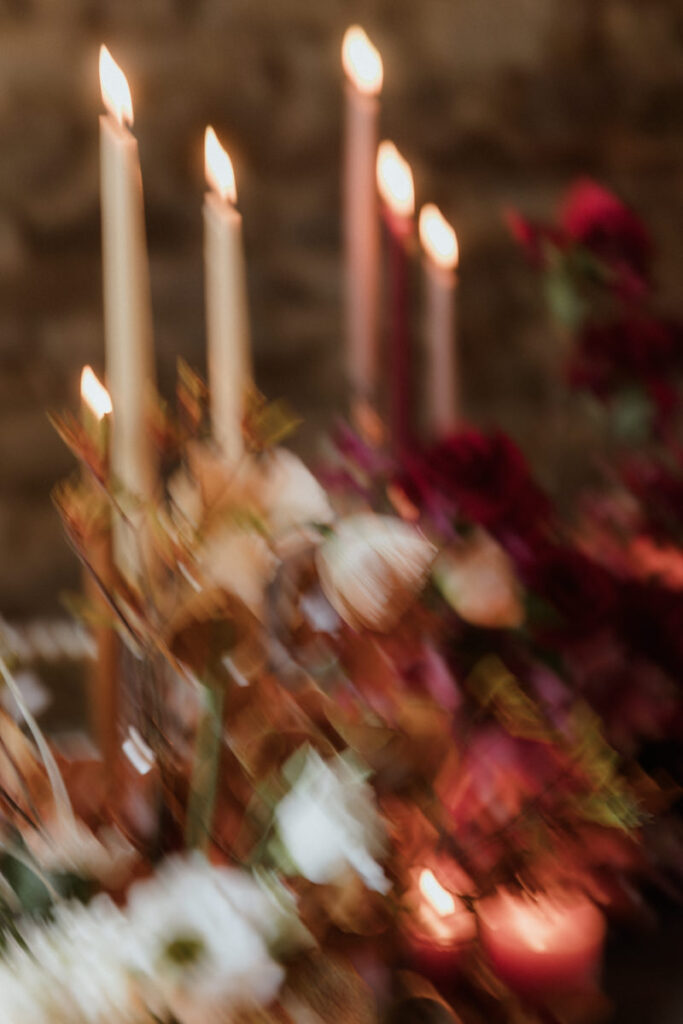 fleurs et bougies décoration de mariage elopement chateau