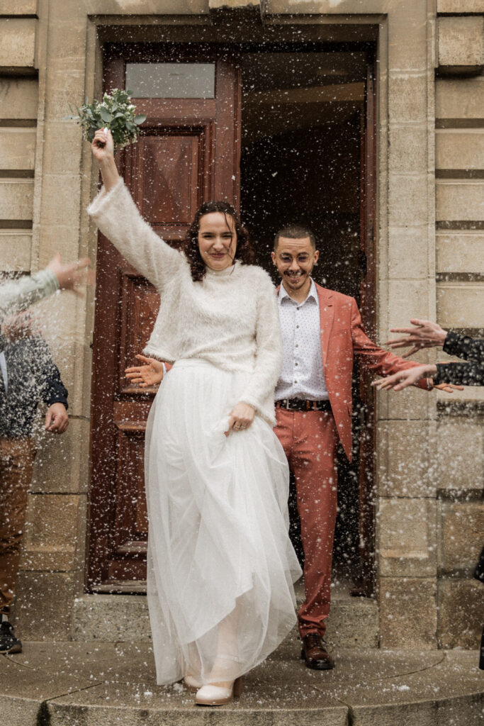 Sortie de cérémonie mariage civil mairie de Nantes