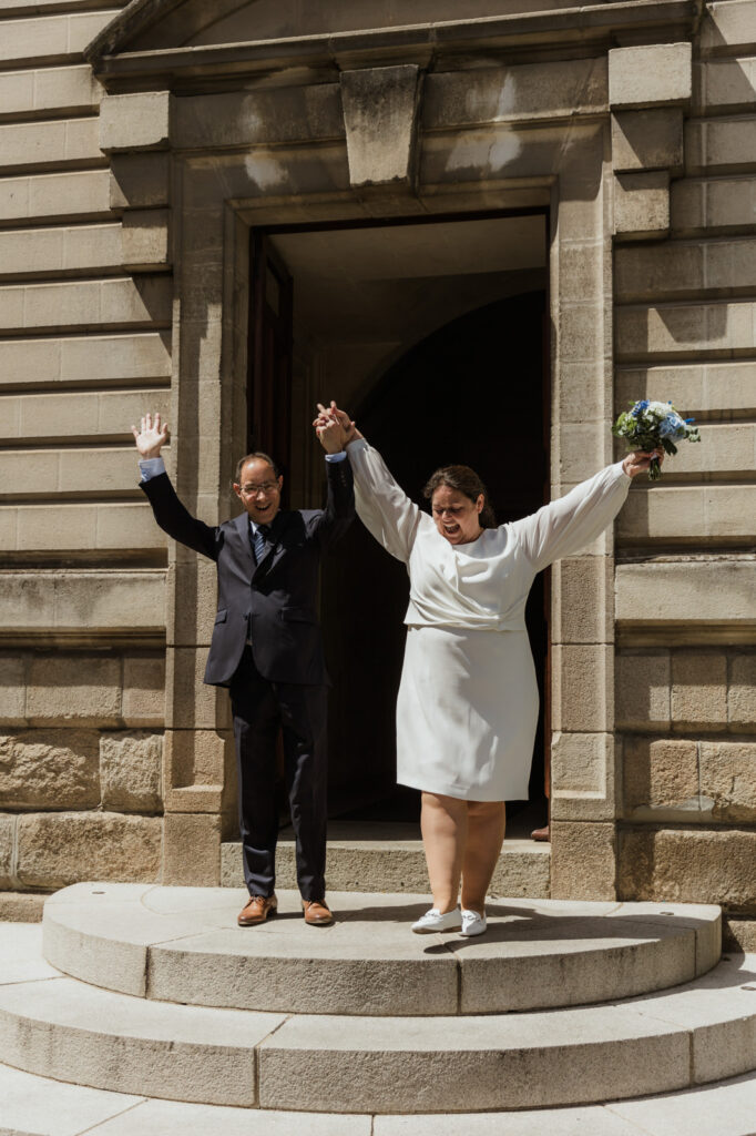 Sortie de cérémonie mariage civil mairie de Nantes