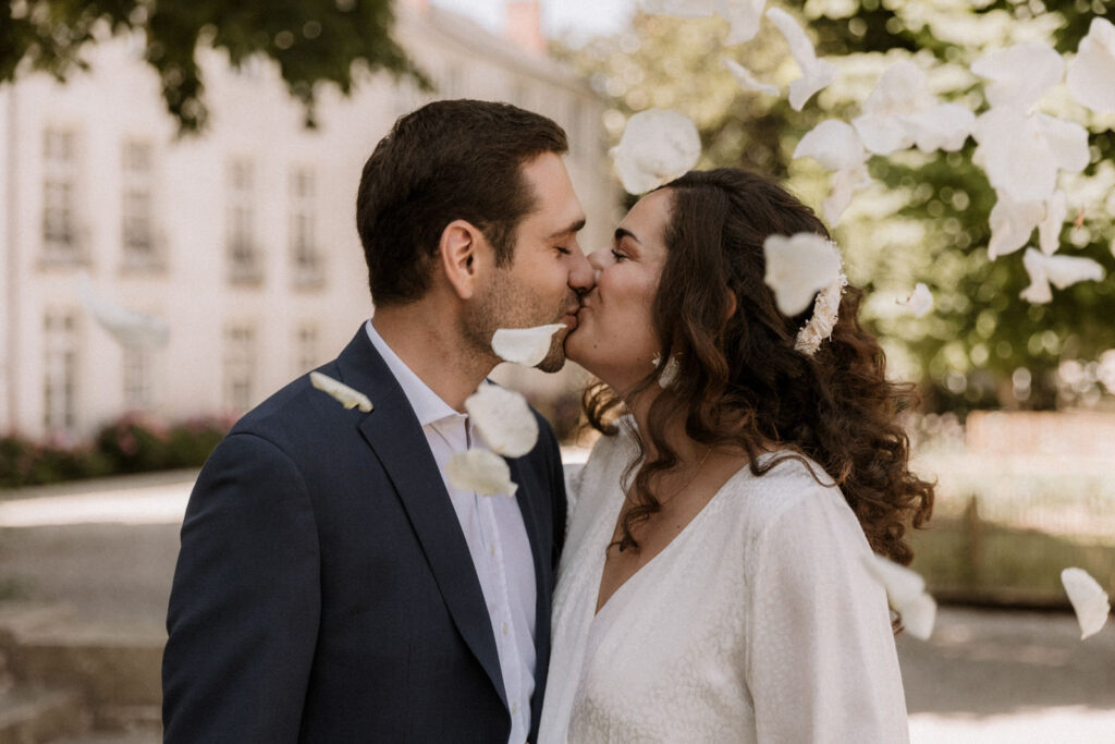 Sortie de cérémonie mariage civil mairie de Nantes