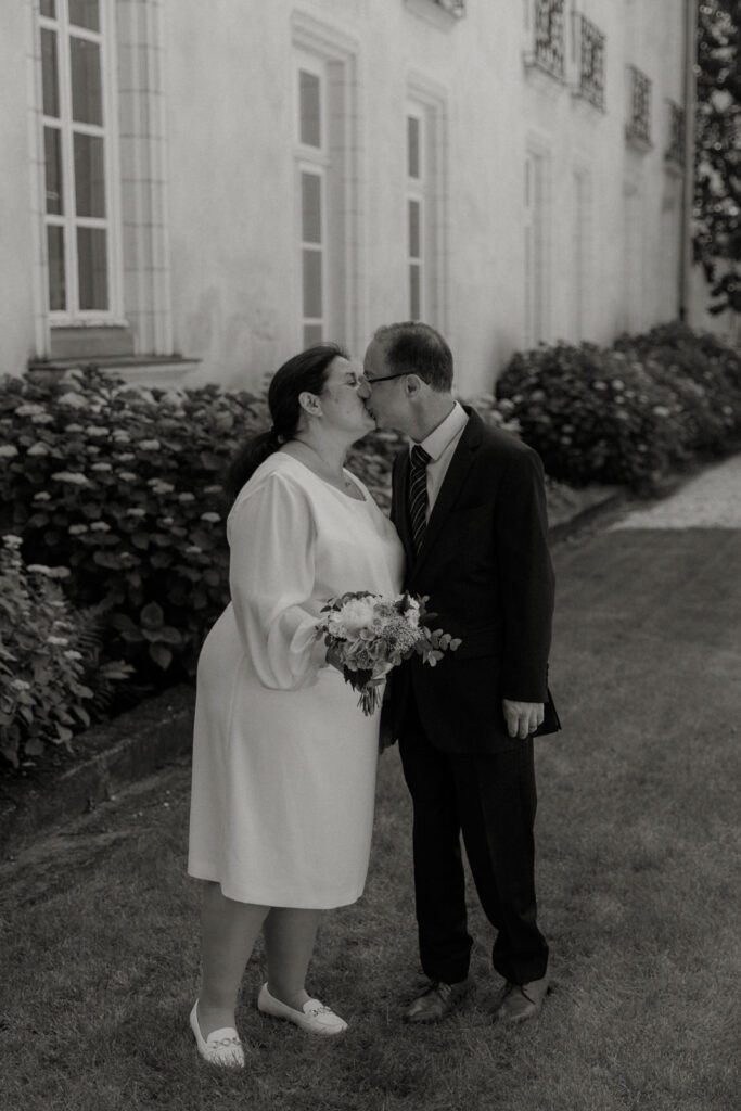 Couple jardin de la mairie